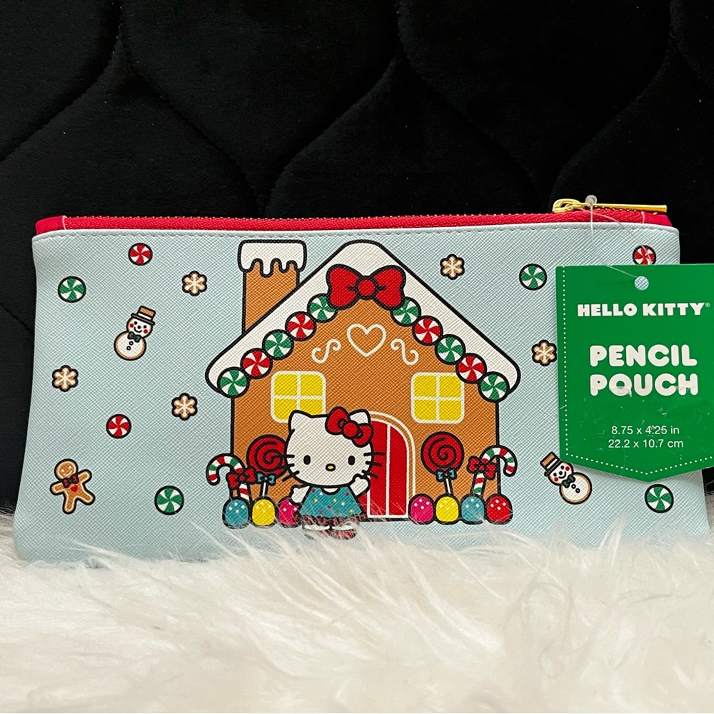 HELLO KITTY by Sanrio Gingerbread House Pouch